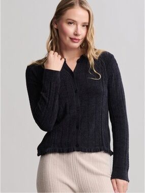 NWT BAREFOOT DREAMS CozyChic Ultra Lite Cable Knit Cardigan with Ruffle
In black